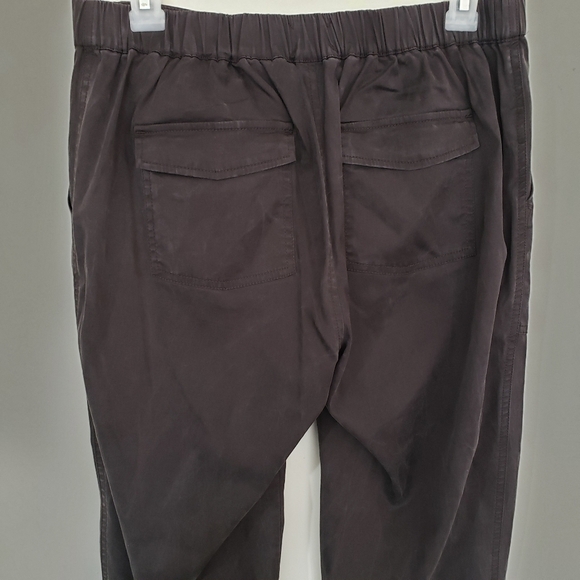 Lou & Grey Lyocell Capri Pants Size Small Gray - Picture 7 of 12